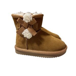 Koolaburra Tan Suede Boots with Bow Accent size 7 infants